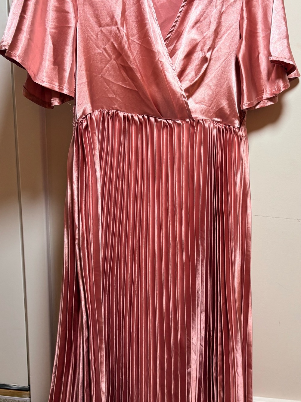 PrettyLittleThing Rose Satin Pleated Midi Dress